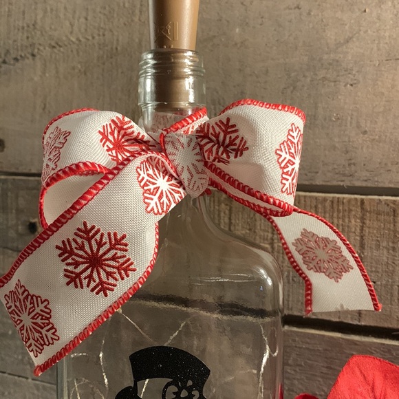 Hand Crafted- Frosty lantern - Picture 5 of 6